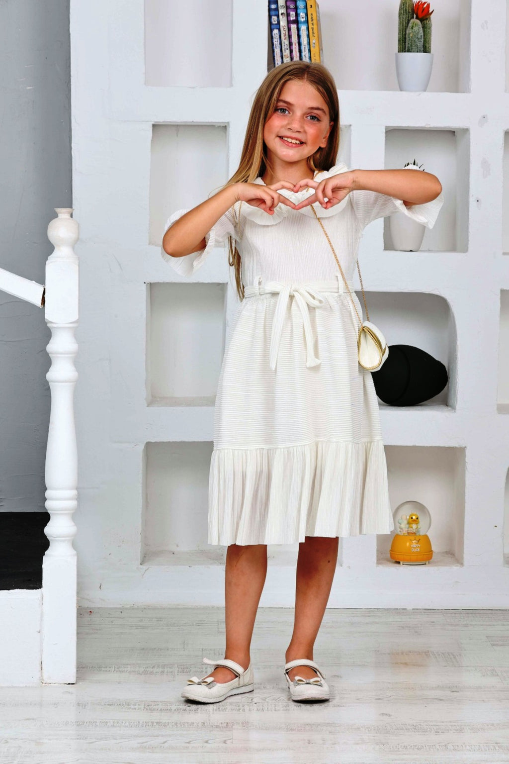 TRENDT MODA BÜRÜMCÜK KUMAŞ YAKASI FIRFIR  DETAYLI ÇANTALI KUŞAKLI FERMUARLI ASTARLI KIREM RENK ELBİSE