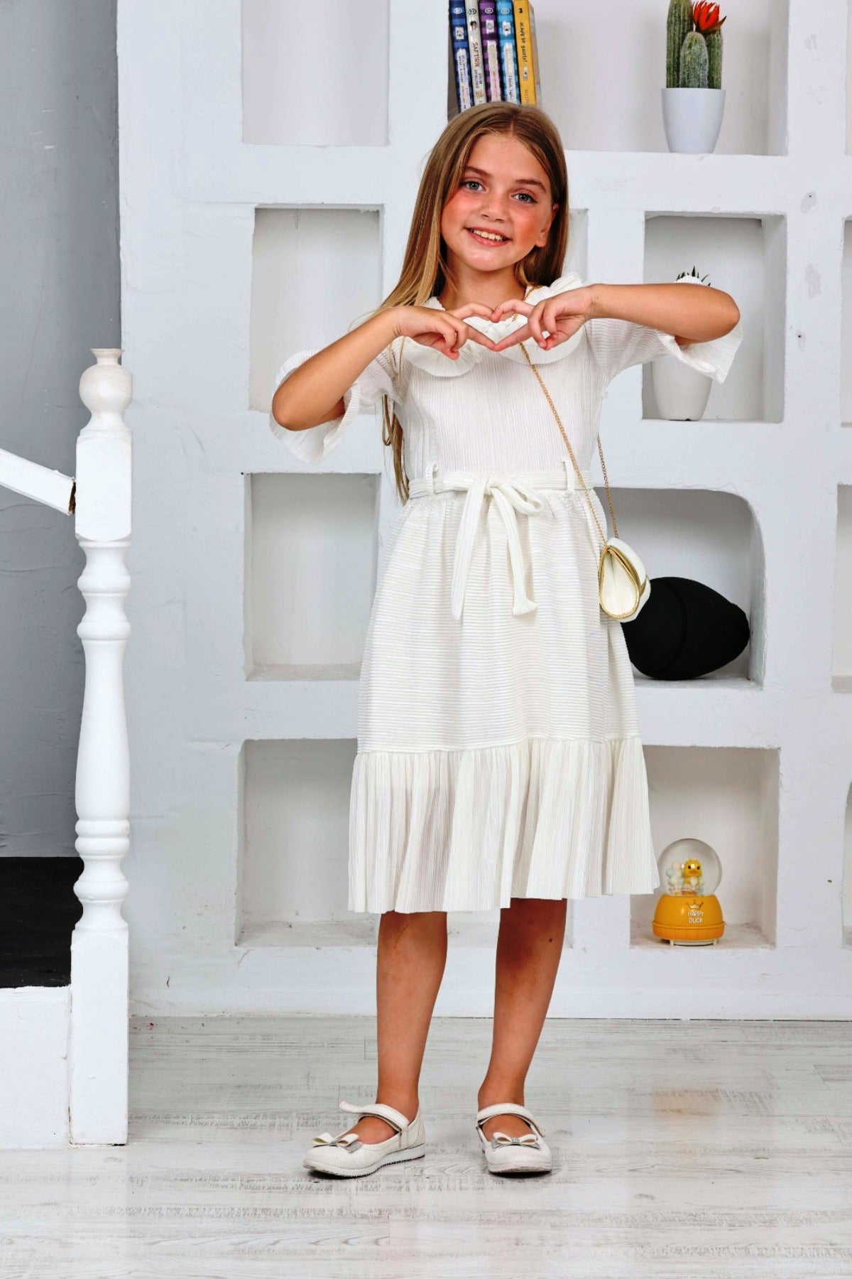 TRENDT MODA BÜRÜMCÜK KUMAŞ YAKASI FIRFIR  DETAYLI ÇANTALI KUŞAKLI FERMUARLI ASTARLI KIREM RENK ELBİSE