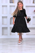TRENDT MODA KLEID AUS BÜRÜMCÜK-STOFF IN SCHWARZ MIT VOLANTKRAGEN, TASCHE, GÜRTEL, REISSVERSCHLUSS UND FÜTTERUNG