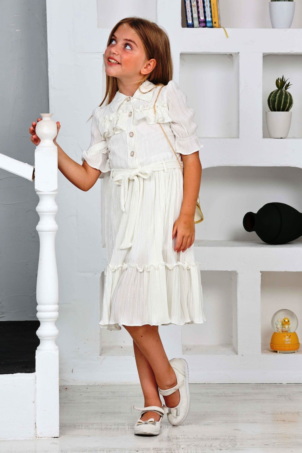 TRENDT MODA BÜRÜMCÜK KUMAŞ ÖNDEN DÜĞMELİ FIRFIR DETAYLI ÇANTALI KUŞAKLI KIREM/ RENK ELBİSE