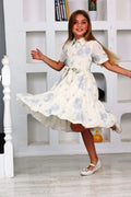 TRENDT MODA KLEID AUS LEINENSTOFF MIT BLUMENMUSTER, VORNE MIT KNÖPFEN, FÜTTERUNG UND GÜRTEL