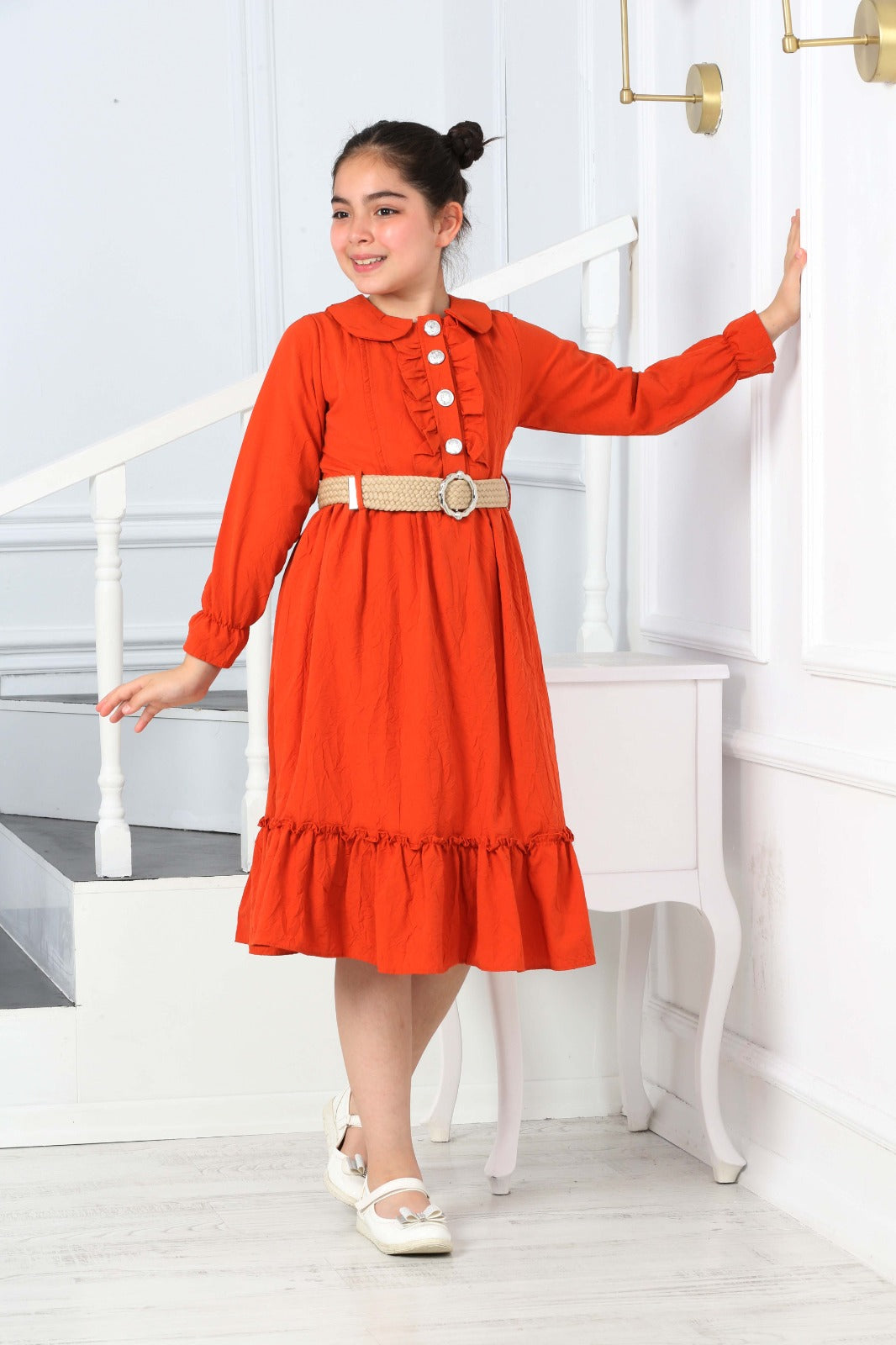 TRENDT MODA  PARLAK DÜGMELİ ÖNÜ FIRFIRLI KEMERLİ ASTARLI UZUN KOL KİREMİT RENK ELBİSE