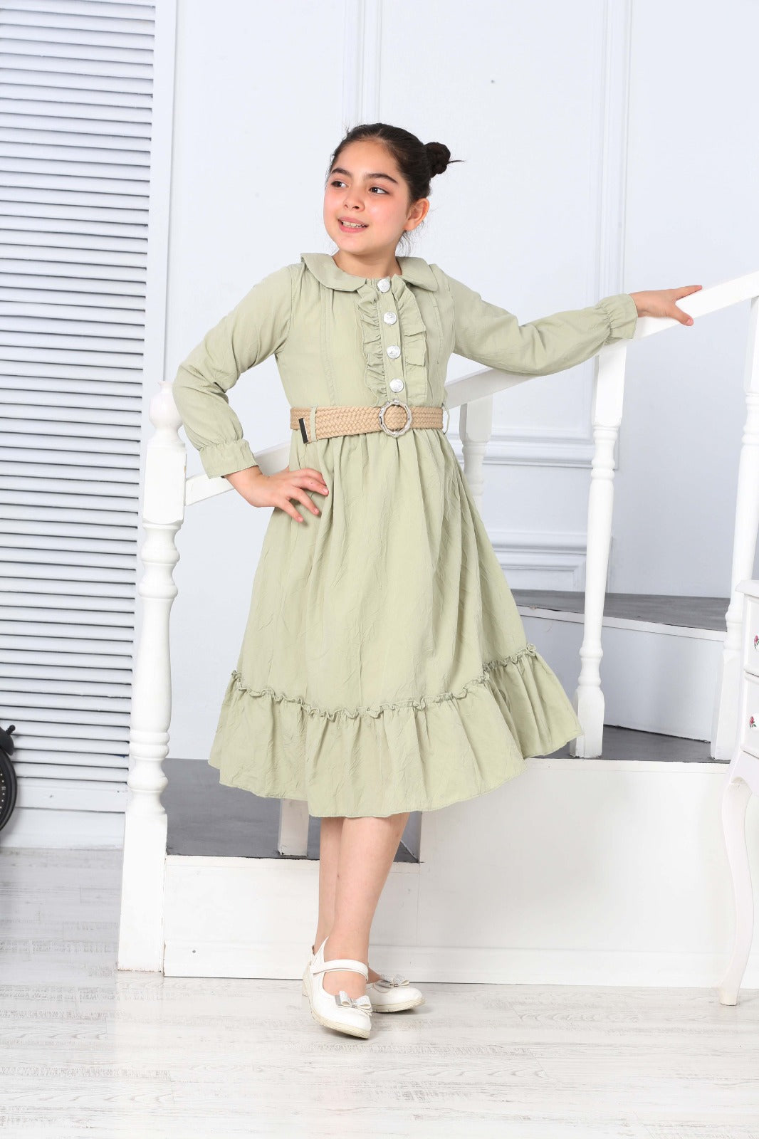 TRENDT MODA  PARLAK DÜGMELİ ÖNÜ FIRFIRLI KEMERLİ ASTARLI UZUN KOL YEŞİL RENK ELBİSE